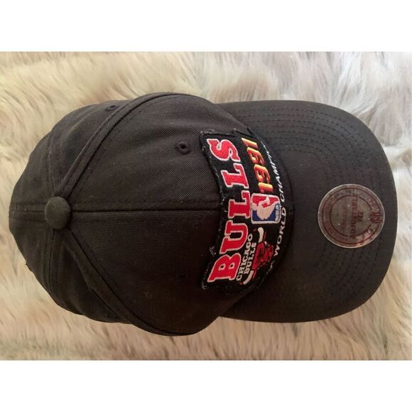 Chicago Bulls 1991 Champions Mitchell & Ness Hat Snapback Cap - Picture 7 of 9